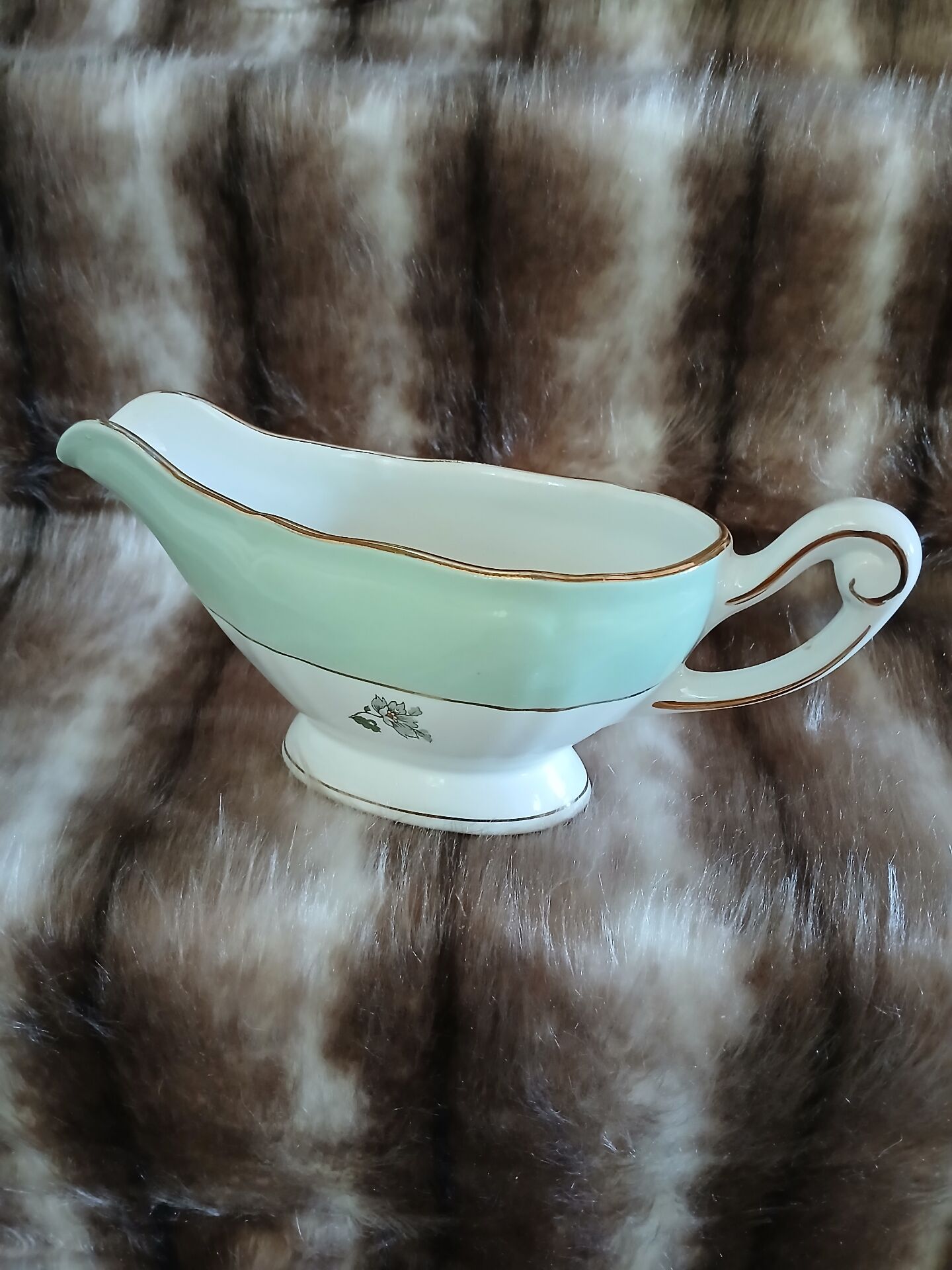 Sauceboat + antique dish from Saint Tropez