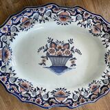 Plat ancien à décor floral