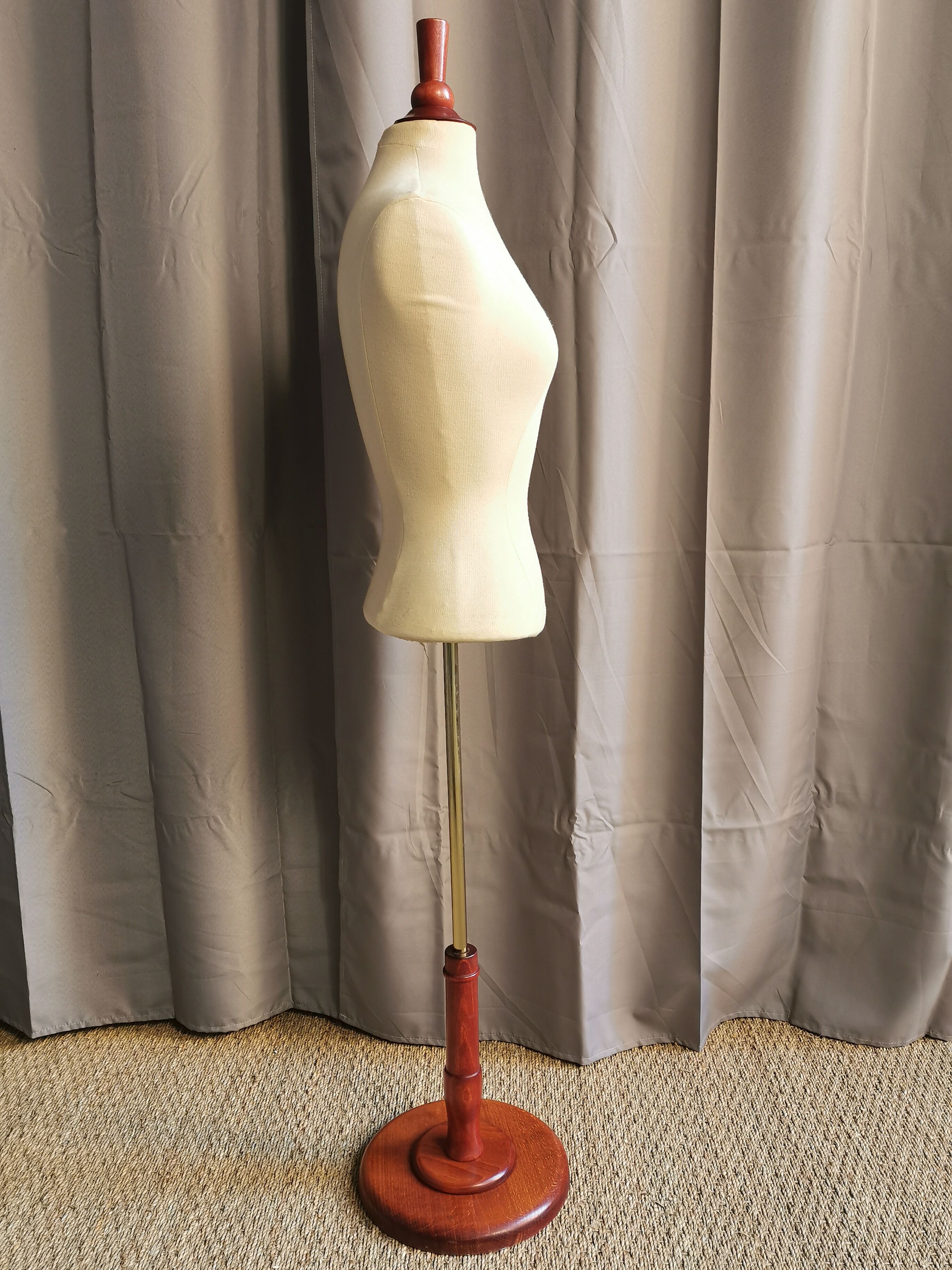 Mannequin vintage "buste de femme sur pied"
