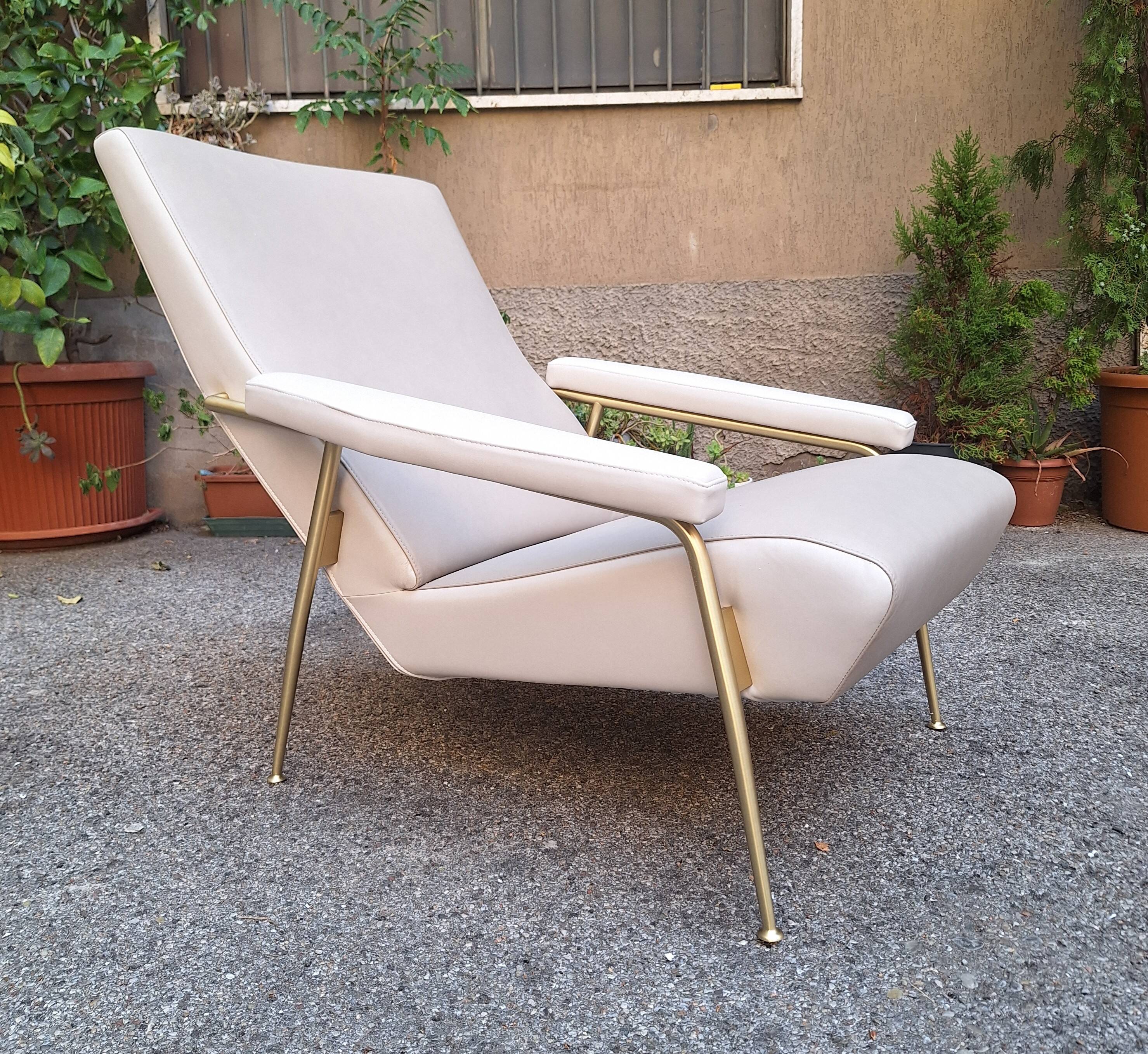 poltrona D.153.1 deza distex en cuir gio ponti pour molteni