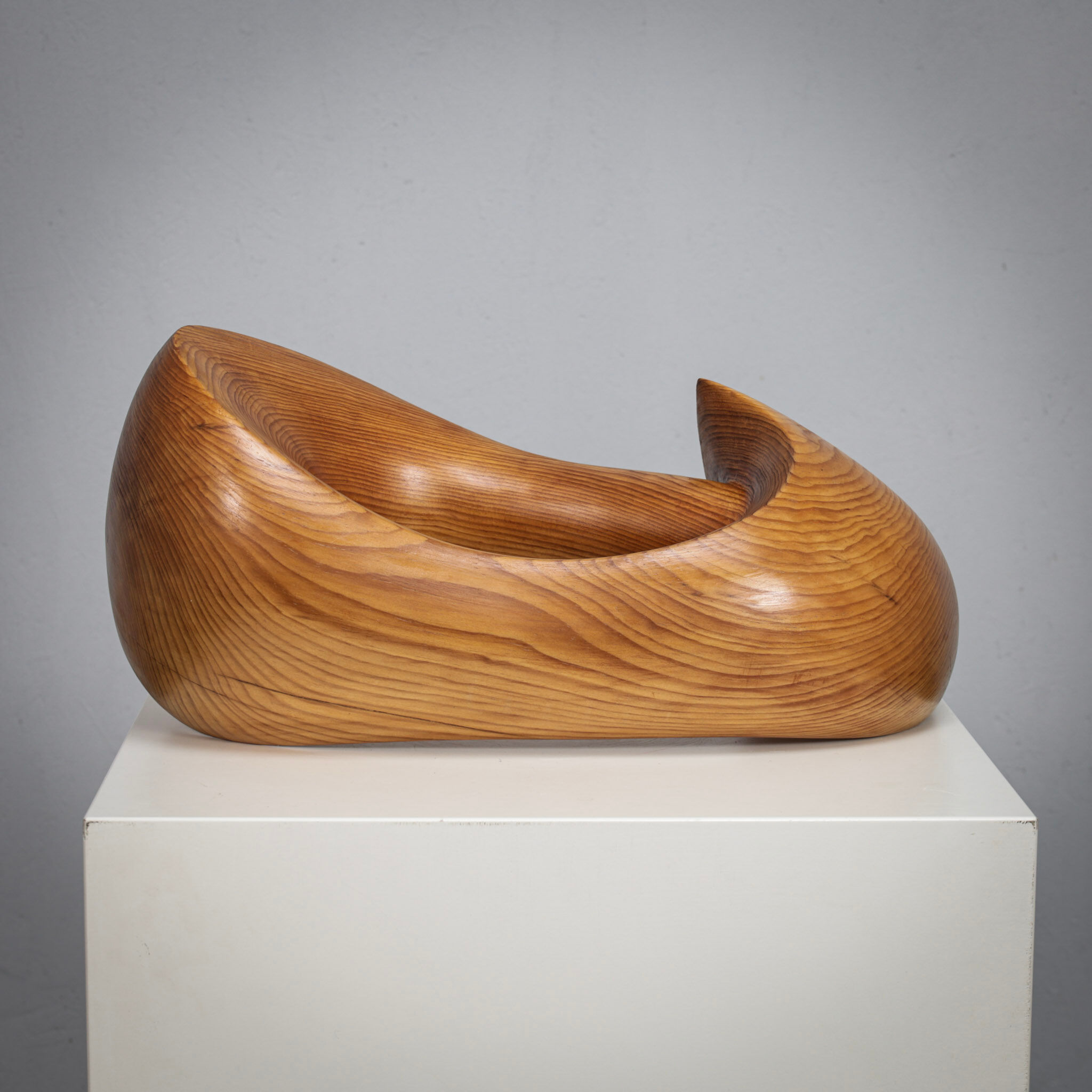 Flying solo, organic sculptural form by Ineke van Zuuren, 1970s