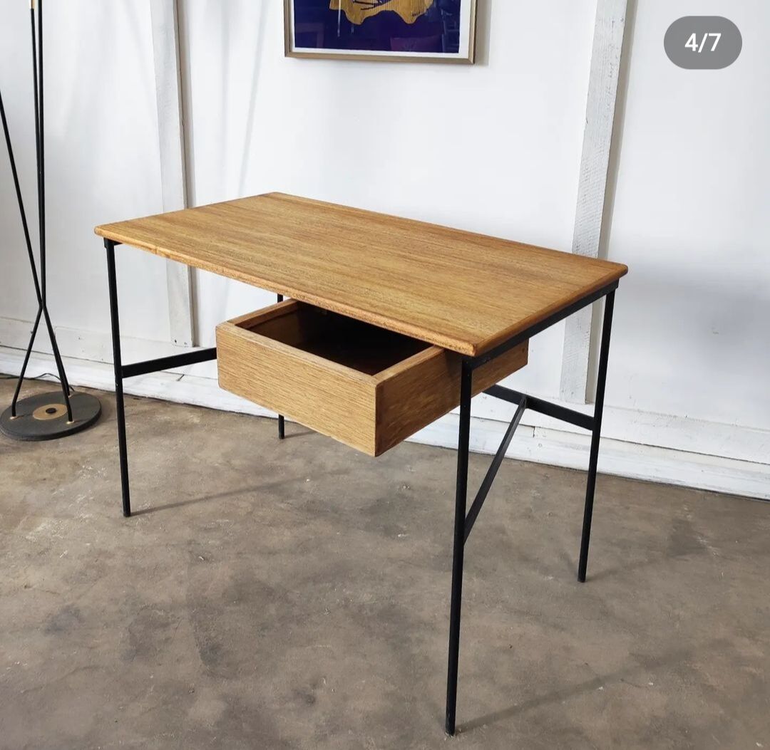 Bureau CM 174 design par Pierre Paulin éd. Thonet