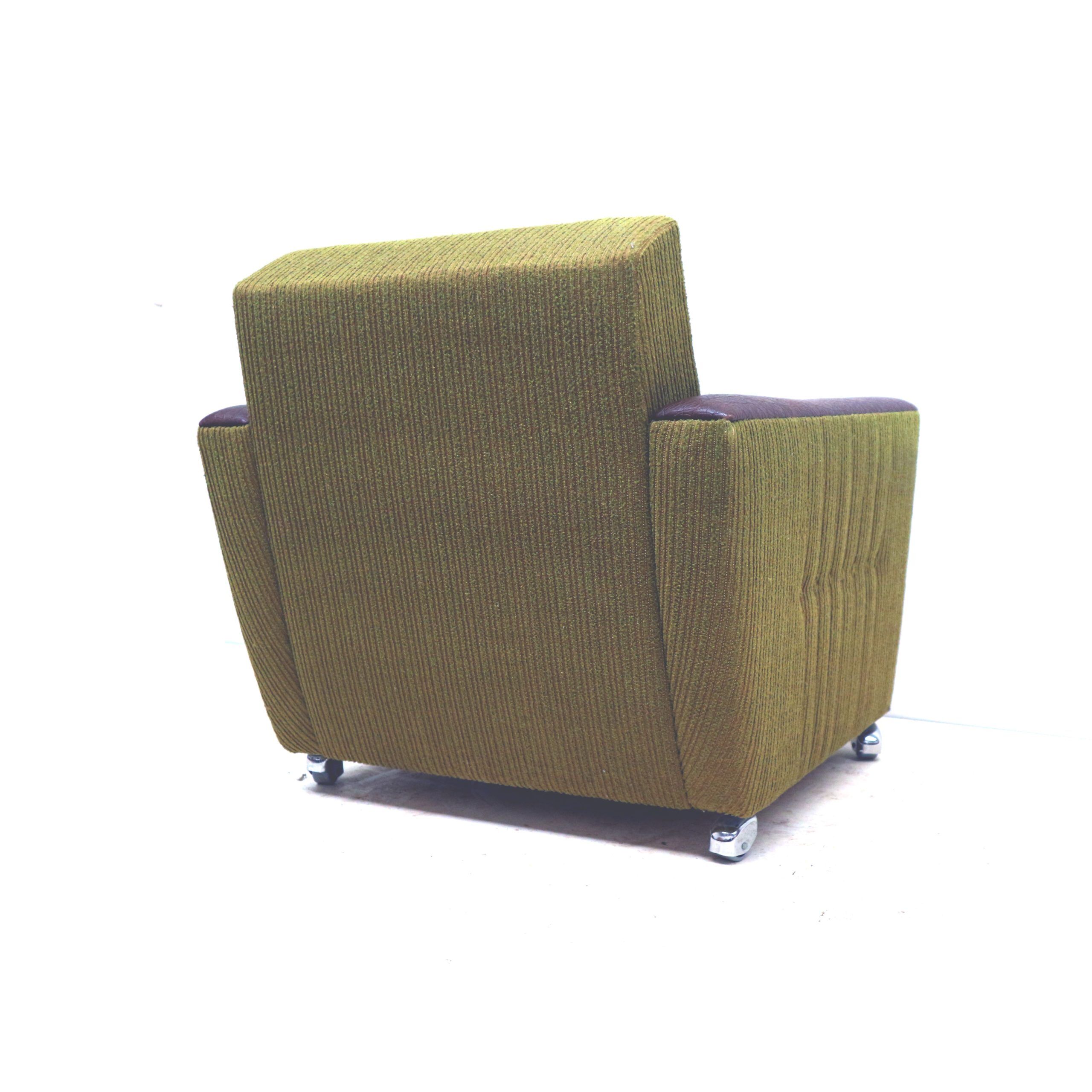 Ensemble de 2 fauteuils vintage verts des années 1970.