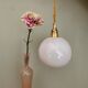 Suspension globe vintage en opaline blanche