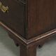 Commode en chêne anglais antique de la fin du XVIIIe siècle.