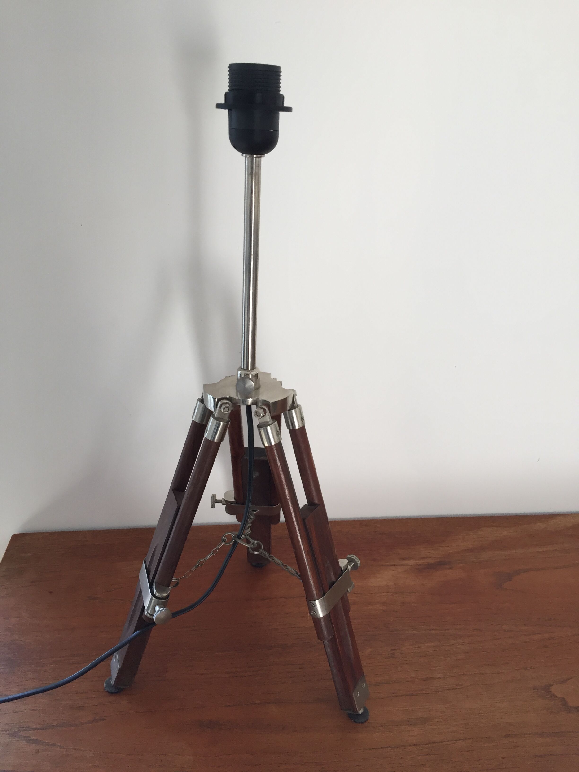 Lampe de marine tripode bois et métal argent