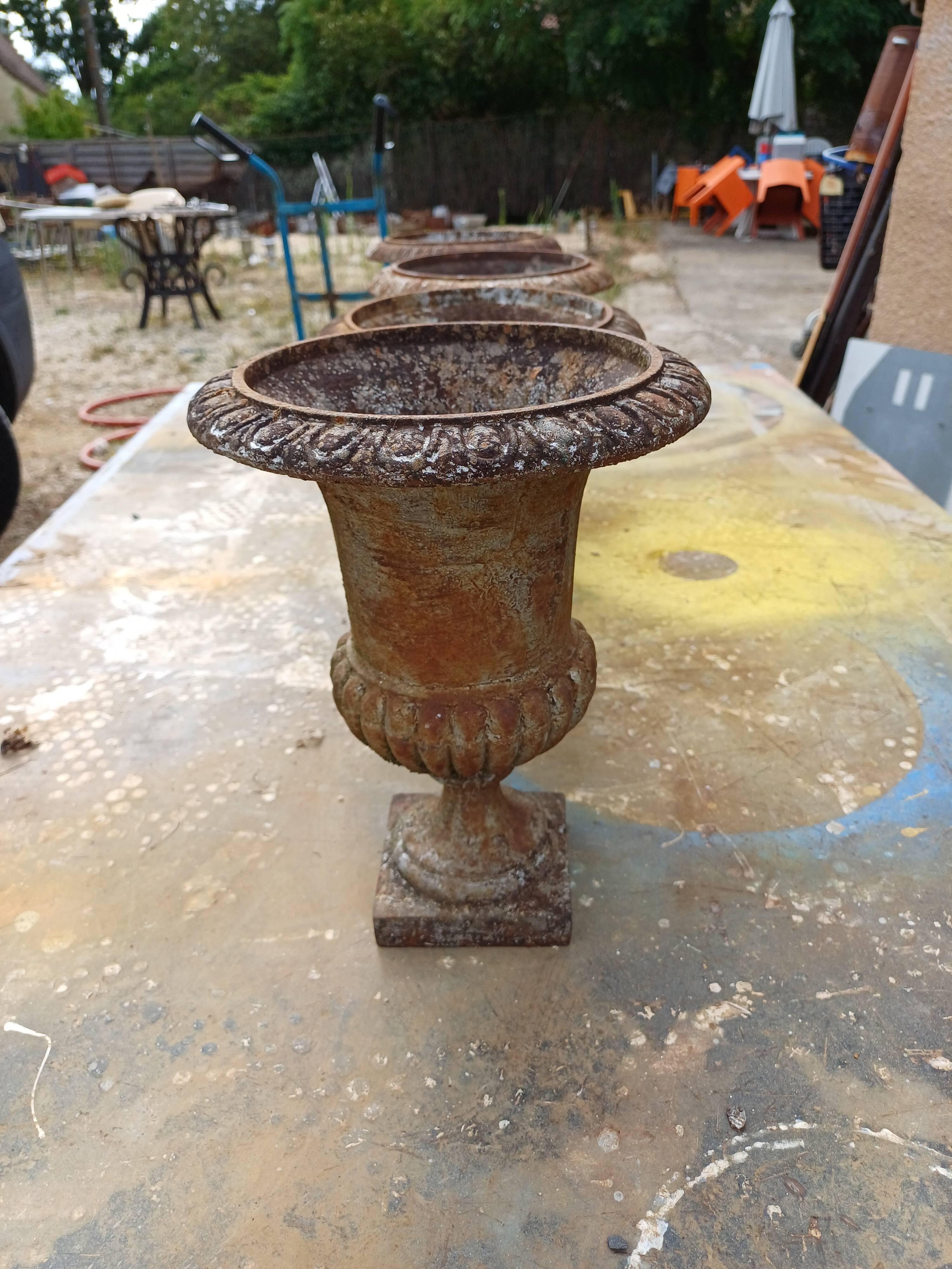 2 Pairs of Cast Iron Medici Vases 1900 Charleville-Méziéres