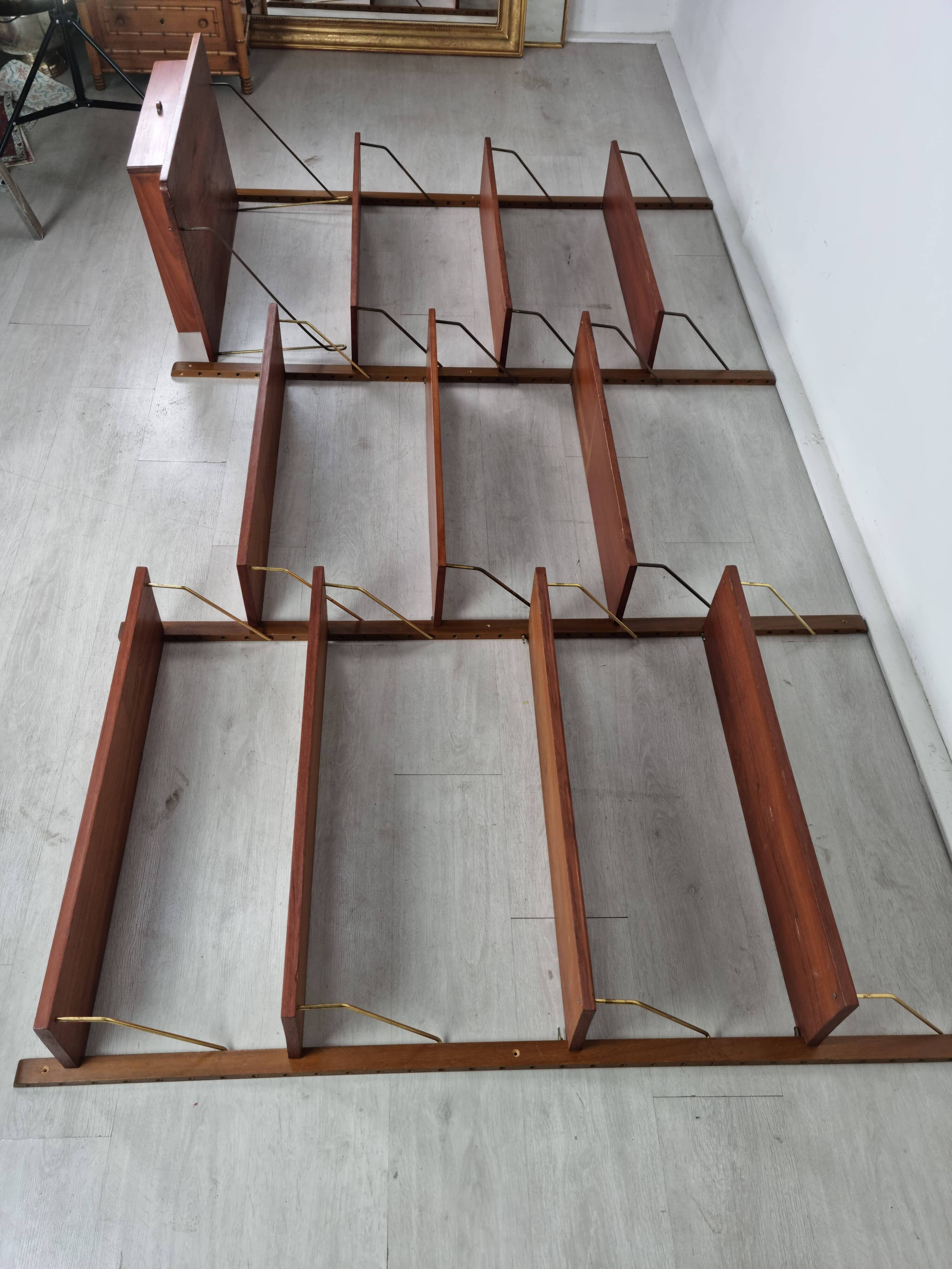 Wall shelf Royal cadovius poul system