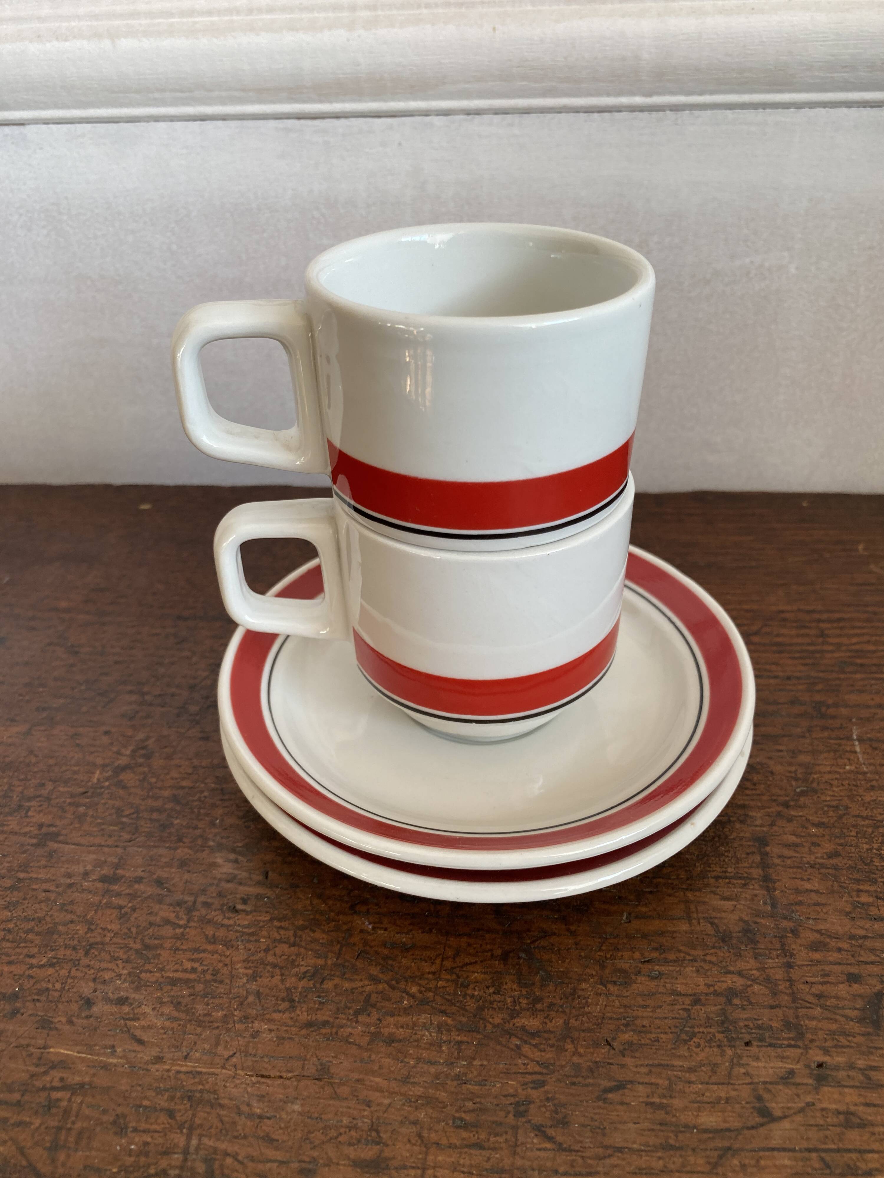 2 coffee cups and bistro saucers, Sarreguemines, vintage Red Band