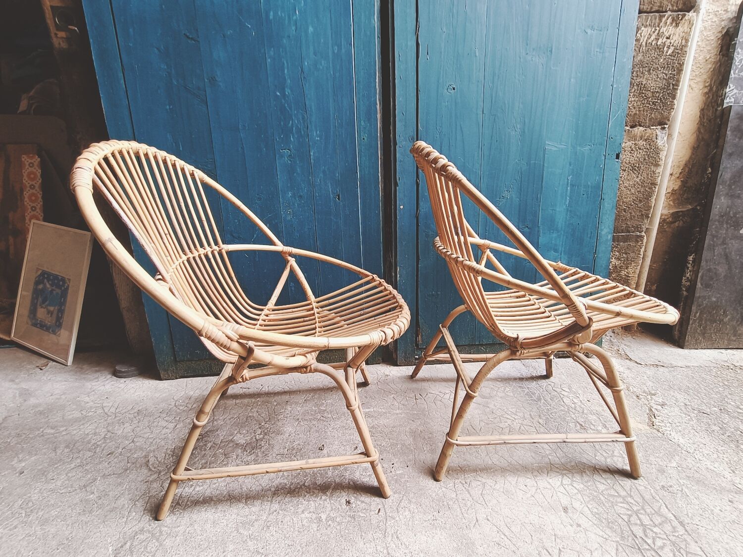 Paire de fauteuils coquille en rotin vintage 1960
