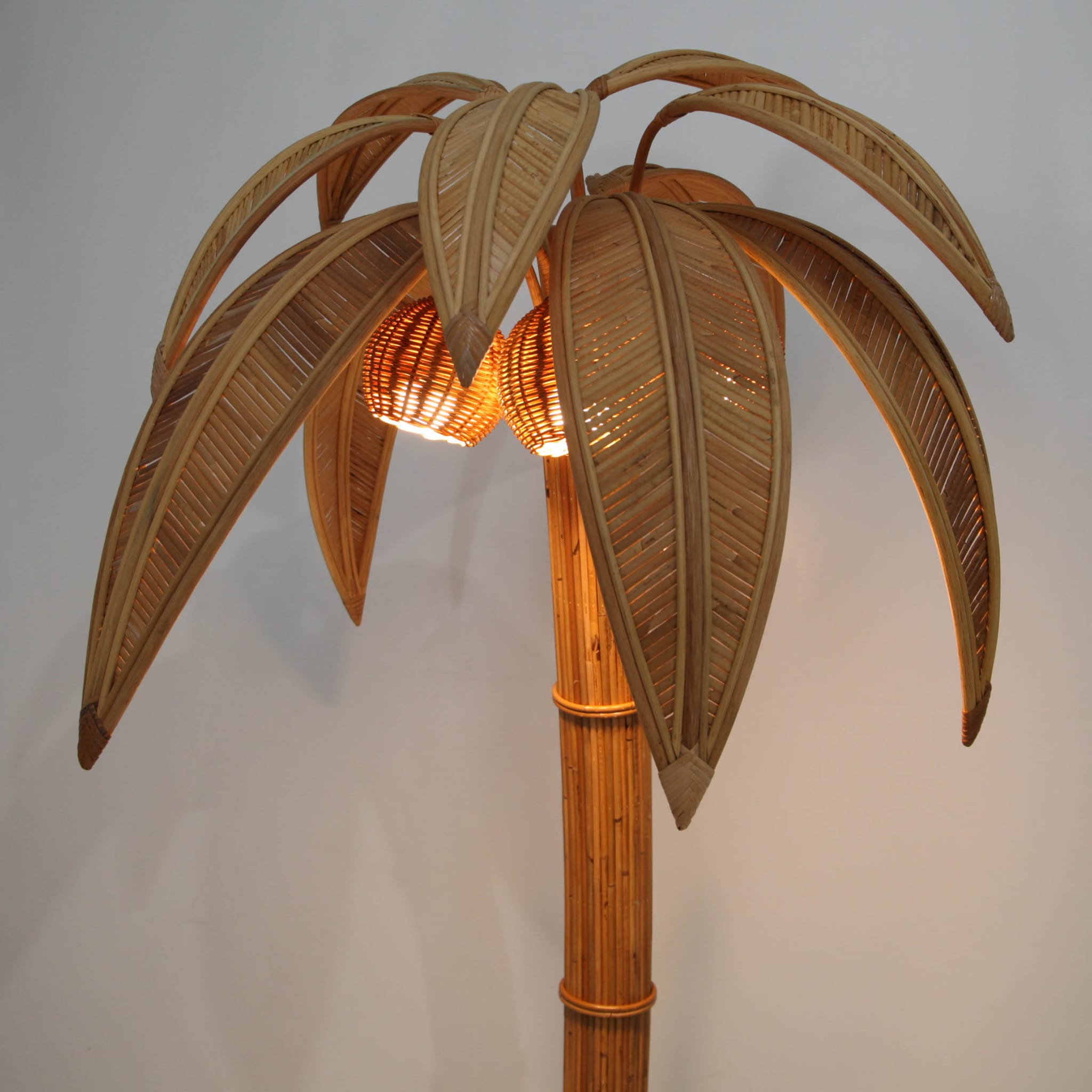 "Palm tree" floor lamp in rattan