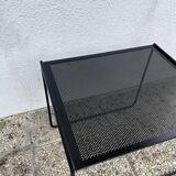 Minimalist nesting table