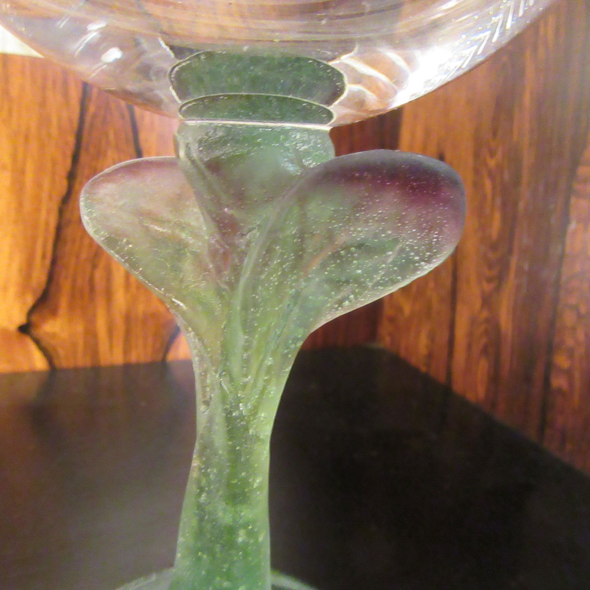 Daum coupe à champagne en cristal sur pied en pate de verre
