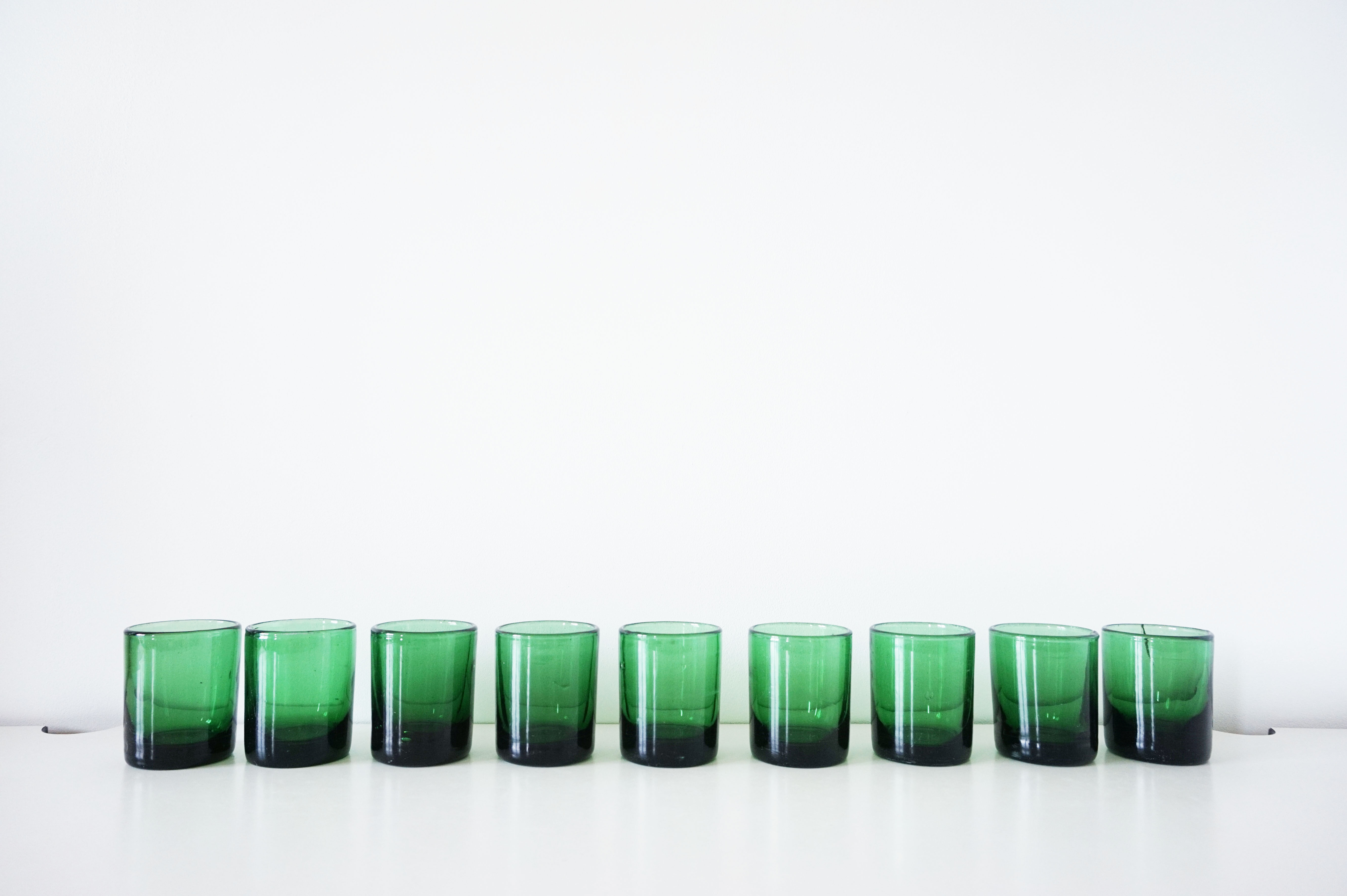 Lot de 9 verres à eau en verre soufflé vert
