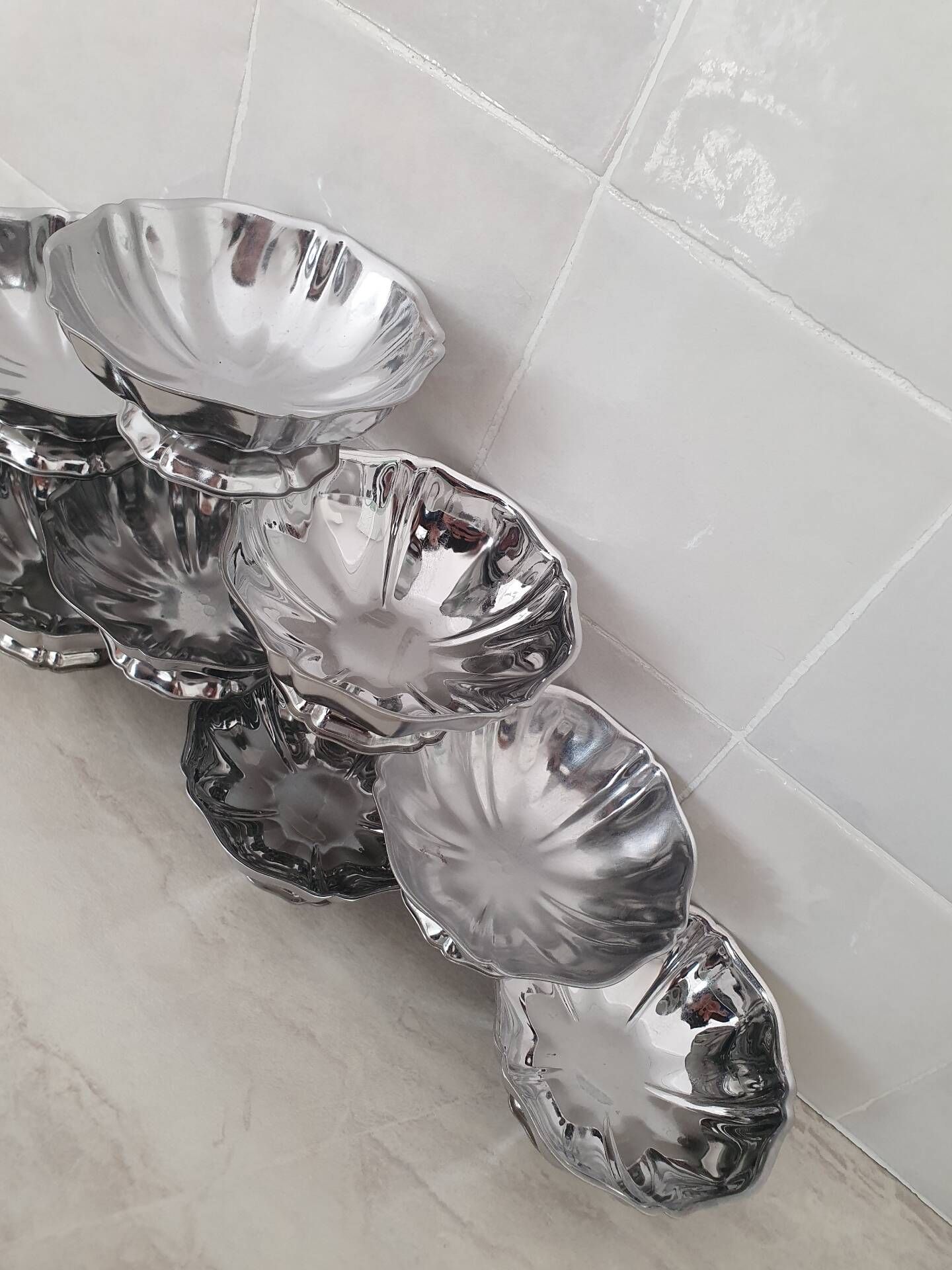 10 stainless steel dessert / ice cream bowls in Guy Degrenne style, flower shape.