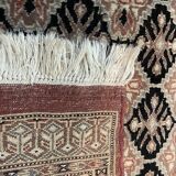 Handmade wool Oriental rug from Pakistan