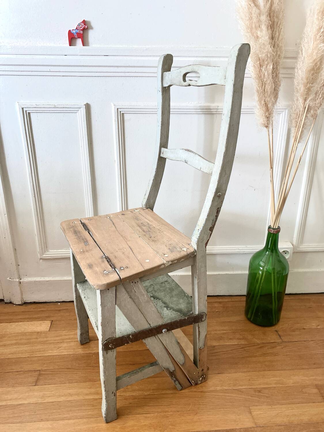 Transformable stepladder chair