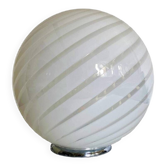 Lampe de table contemporaine en verre de Murano blanc en spirale de style Murano