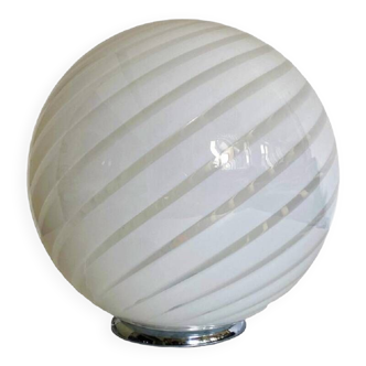 Lampe de table contemporaine en verre de Murano blanc en spirale de style Murano
