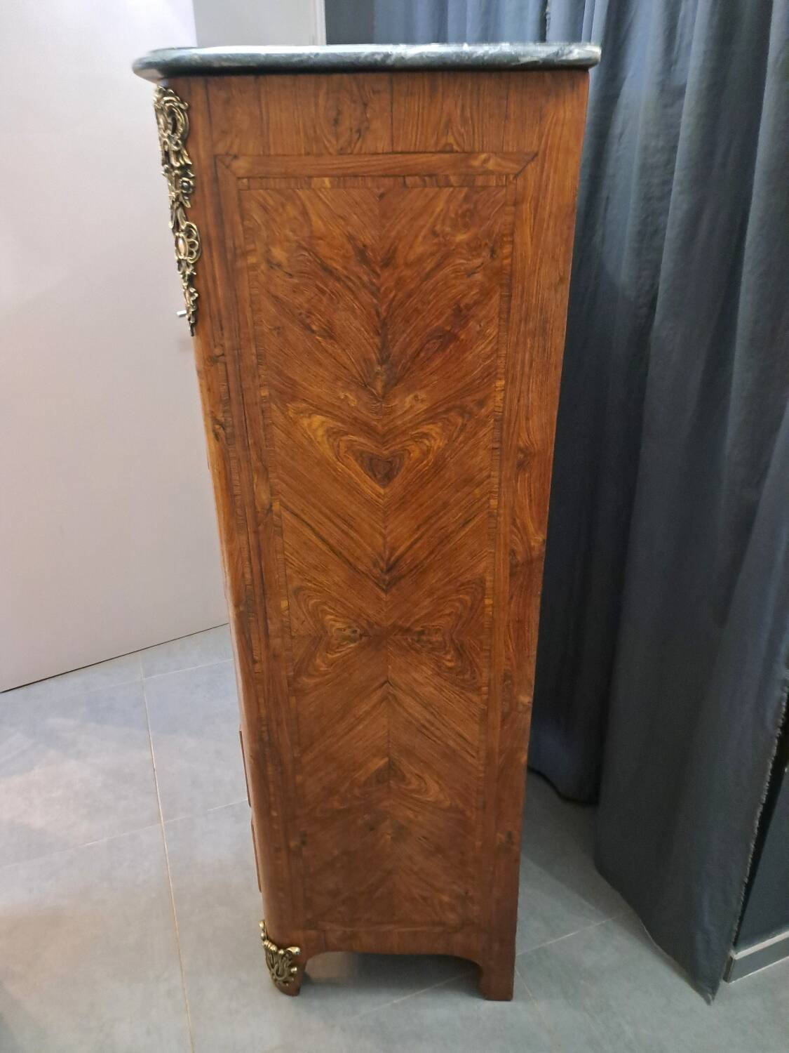 Chiffonnier style Regence en palissandre