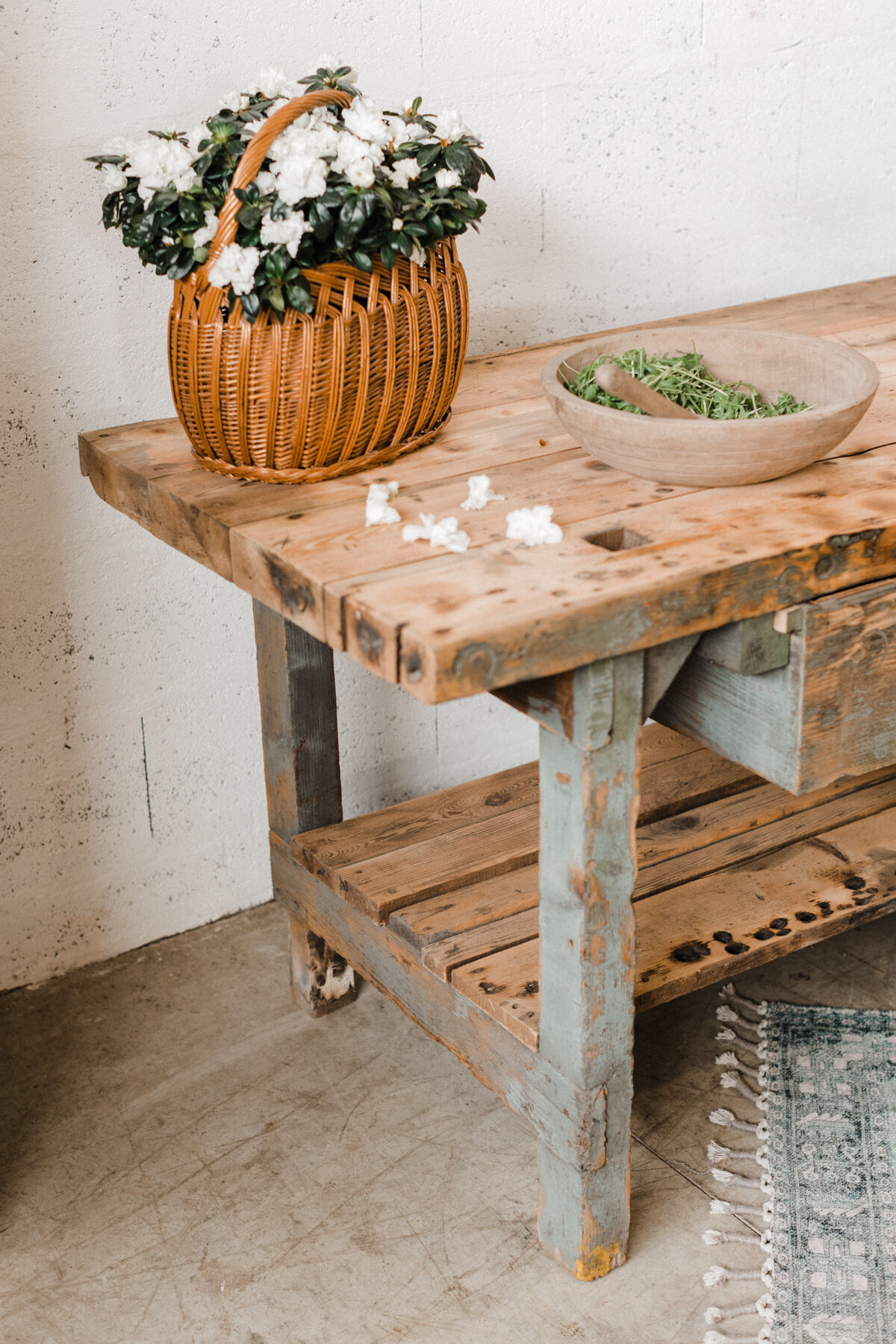 Green wooden workbench – 2 drawers