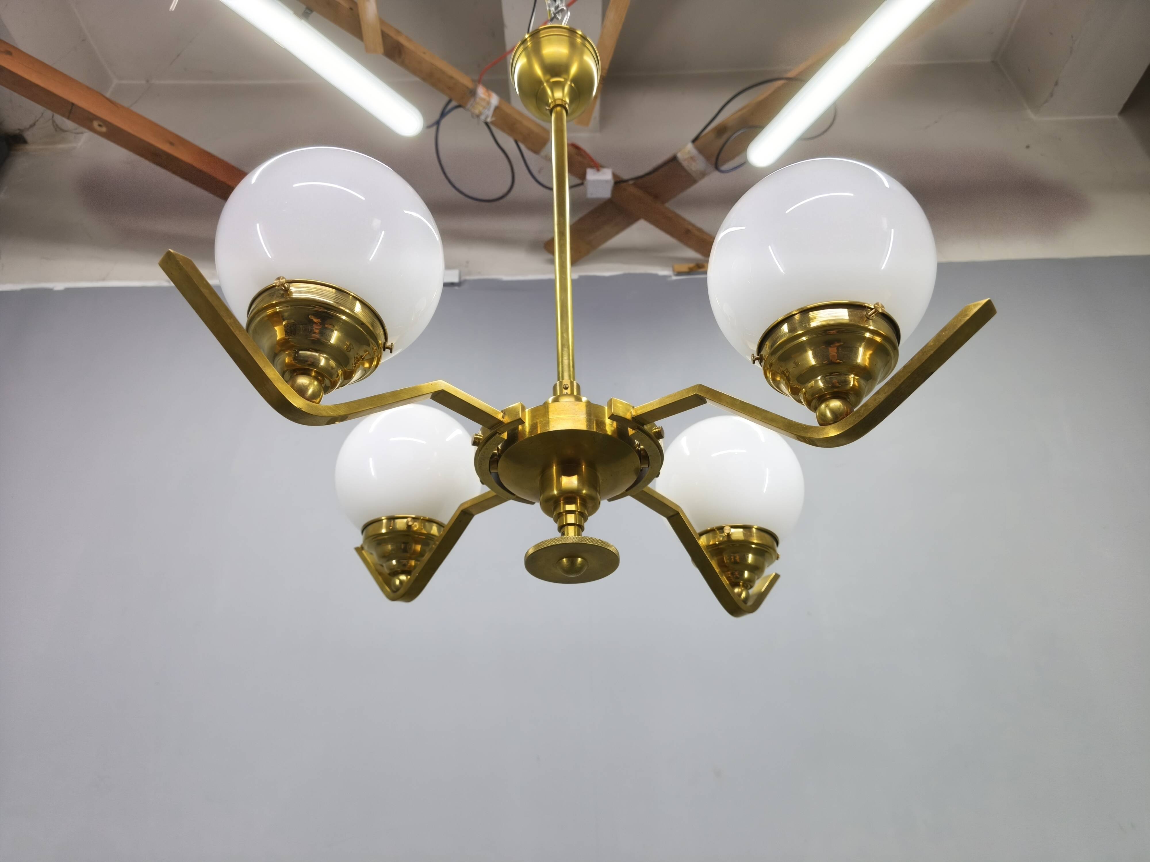 Adjustable Art Deco chandelier in brass with frosted glass, 1930s