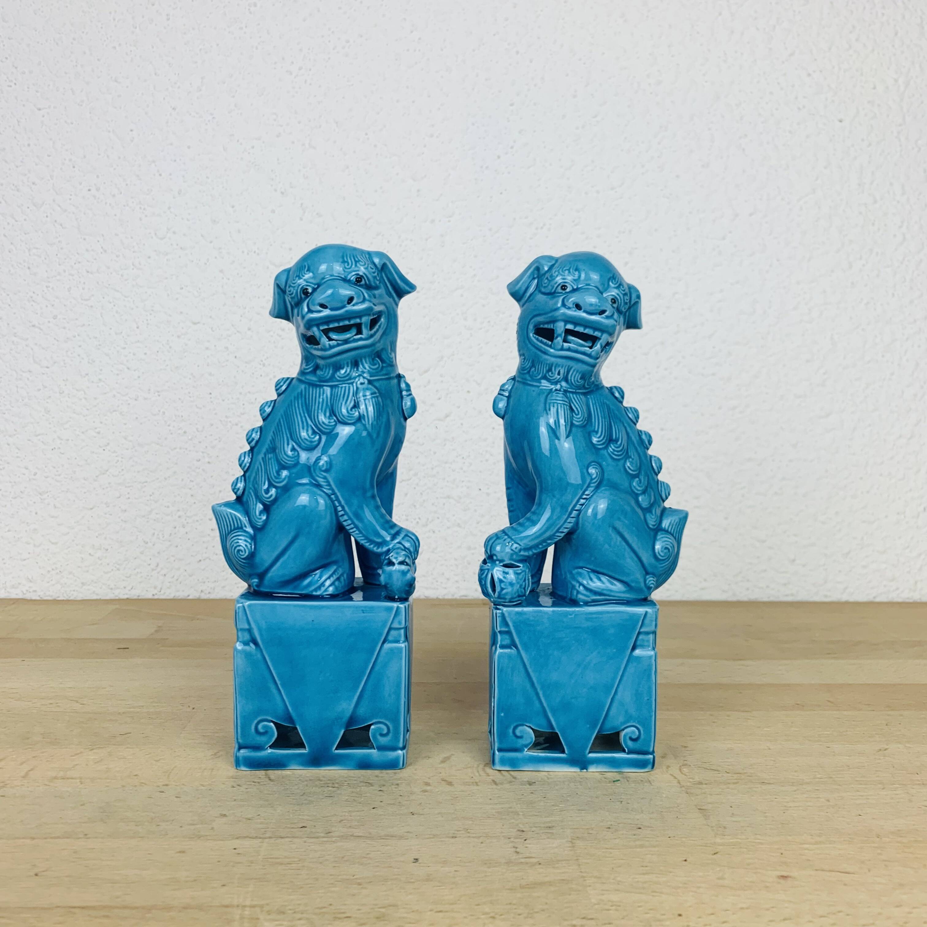 Pair of blue ceramic Fô dogs