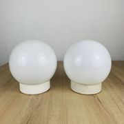Paire d'appliques globe opaline vintage, plafonniers