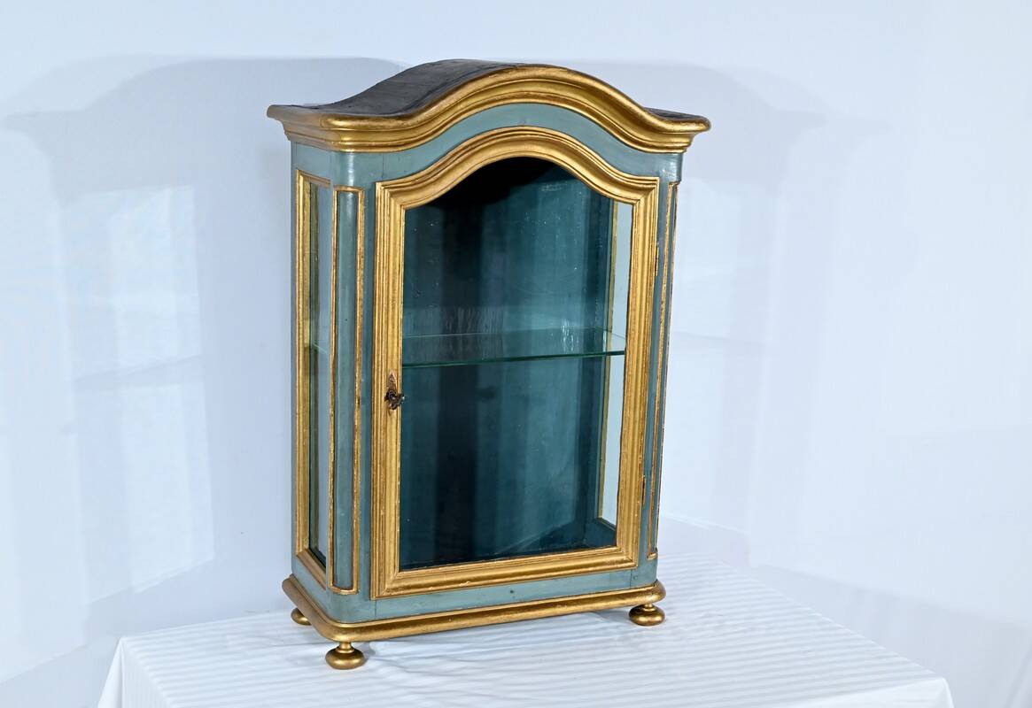 Small Showcase in Painted and Gilded Wood, Louis XV Style – Early 19th Century