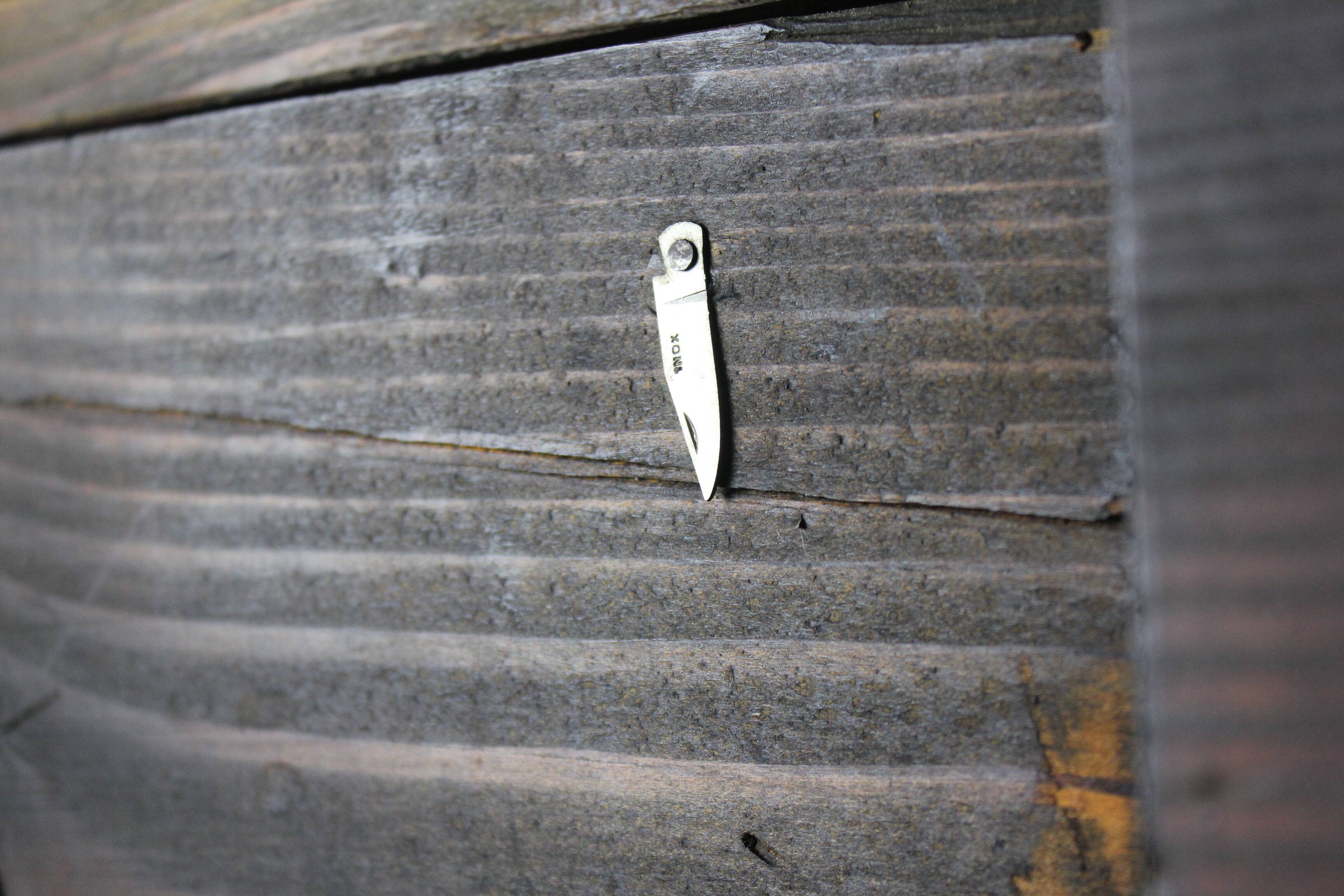 Double-sided cutlery cabinet