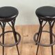 2 tabourets pivotant design Yamakado en cuir noir