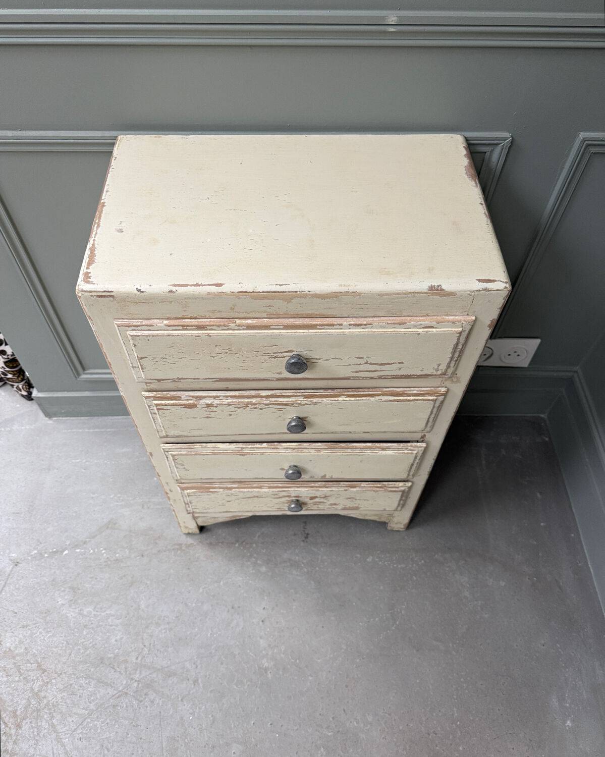 Vintage chest of drawers with a butter yellow patina (renovated)