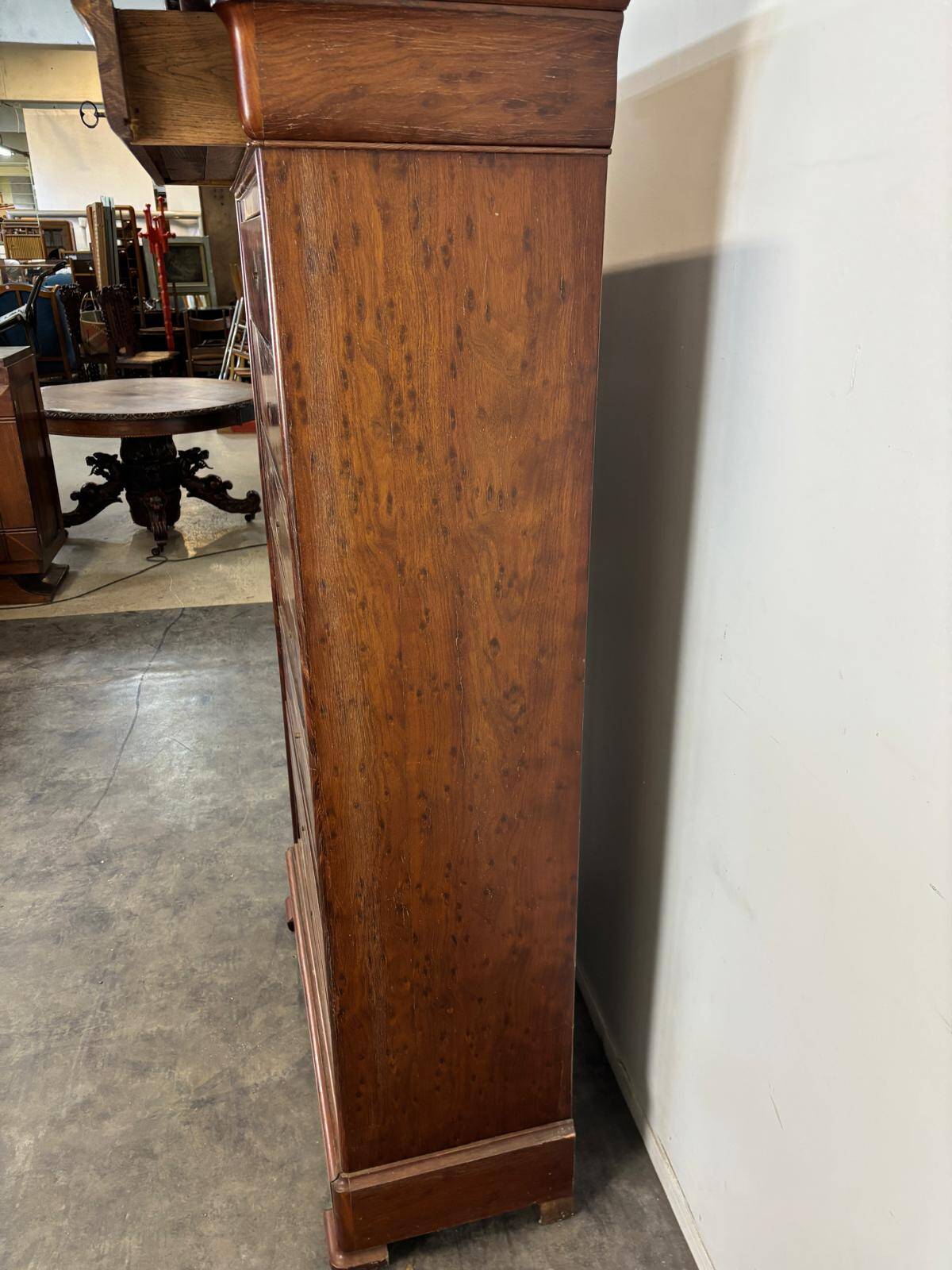 Chiffonier Louis Philippe en acajou flammé