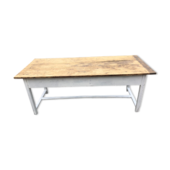 Farm table