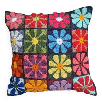 Grannys squares vintage 70 cushion