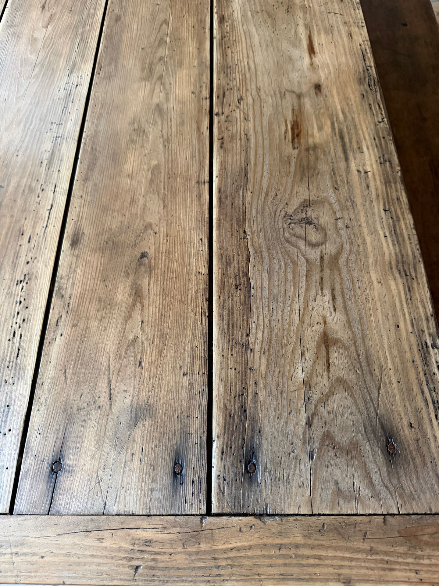 Central island or farmhouse table