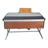 Action office desk by George Nelson at Herman Miller from the 1970s.