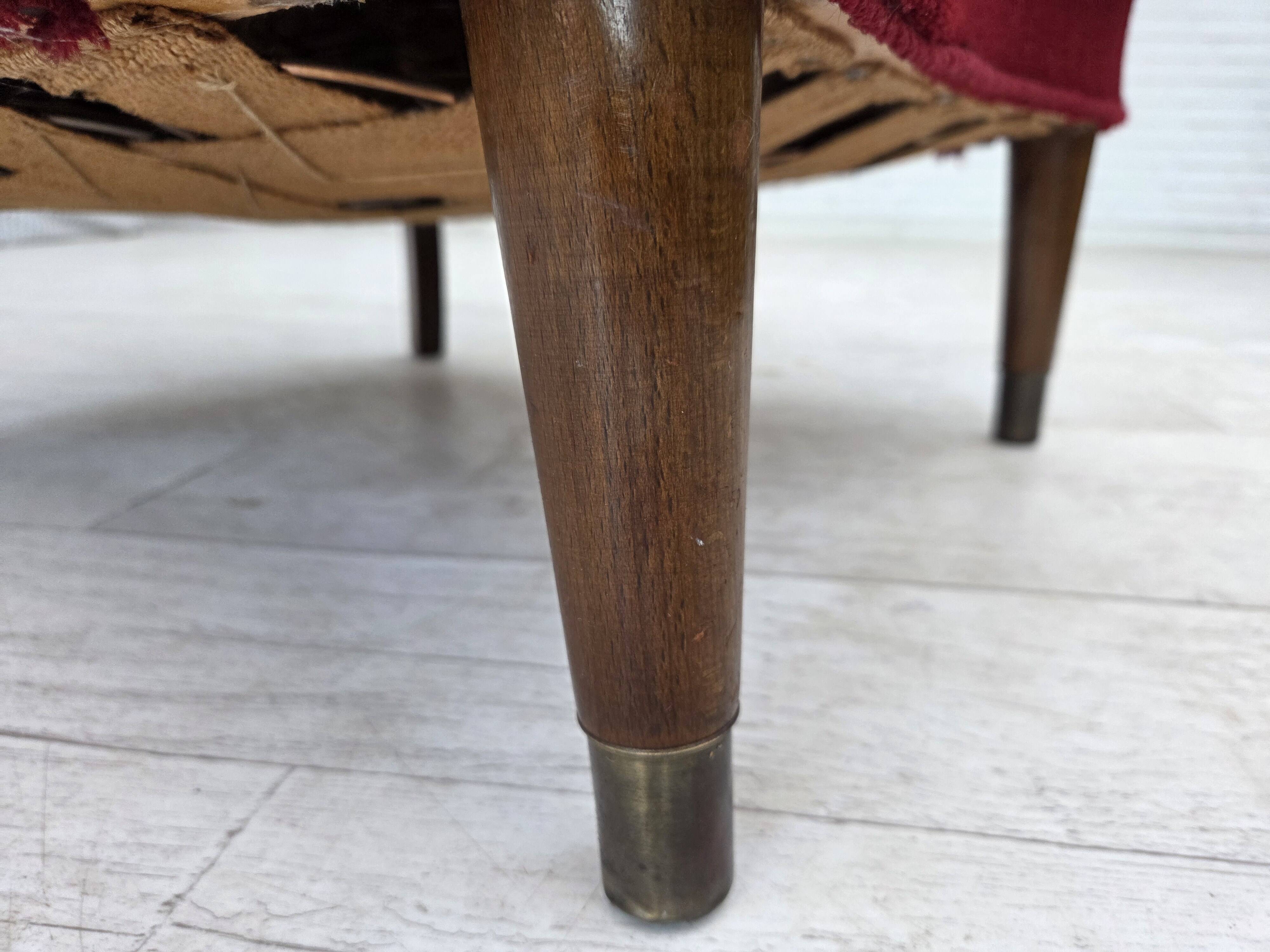 Fauteuil danois des années 1960, état d'origine, tissu en laine, pieds en bois de hêtre.