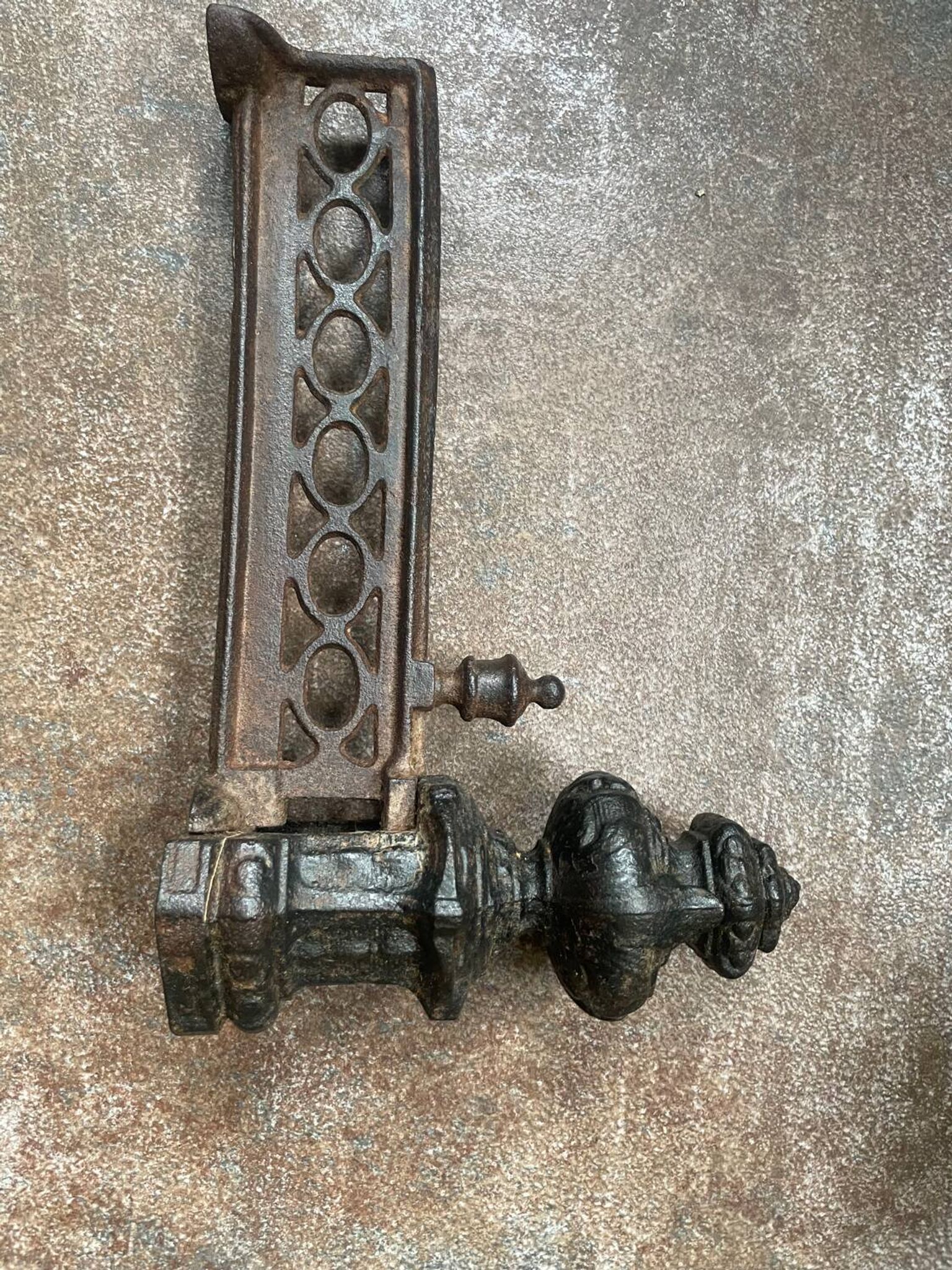 Paire de chenets en bronze style Louis XVI