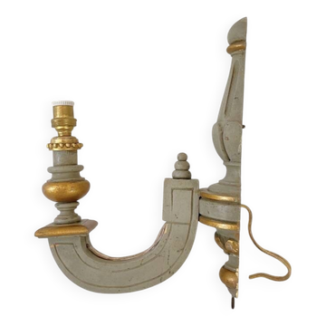 Wooden wall light in Gustavian style