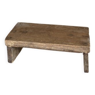 Small auxiliary stool in upcycled teak with a small hollow under the seat (3273)