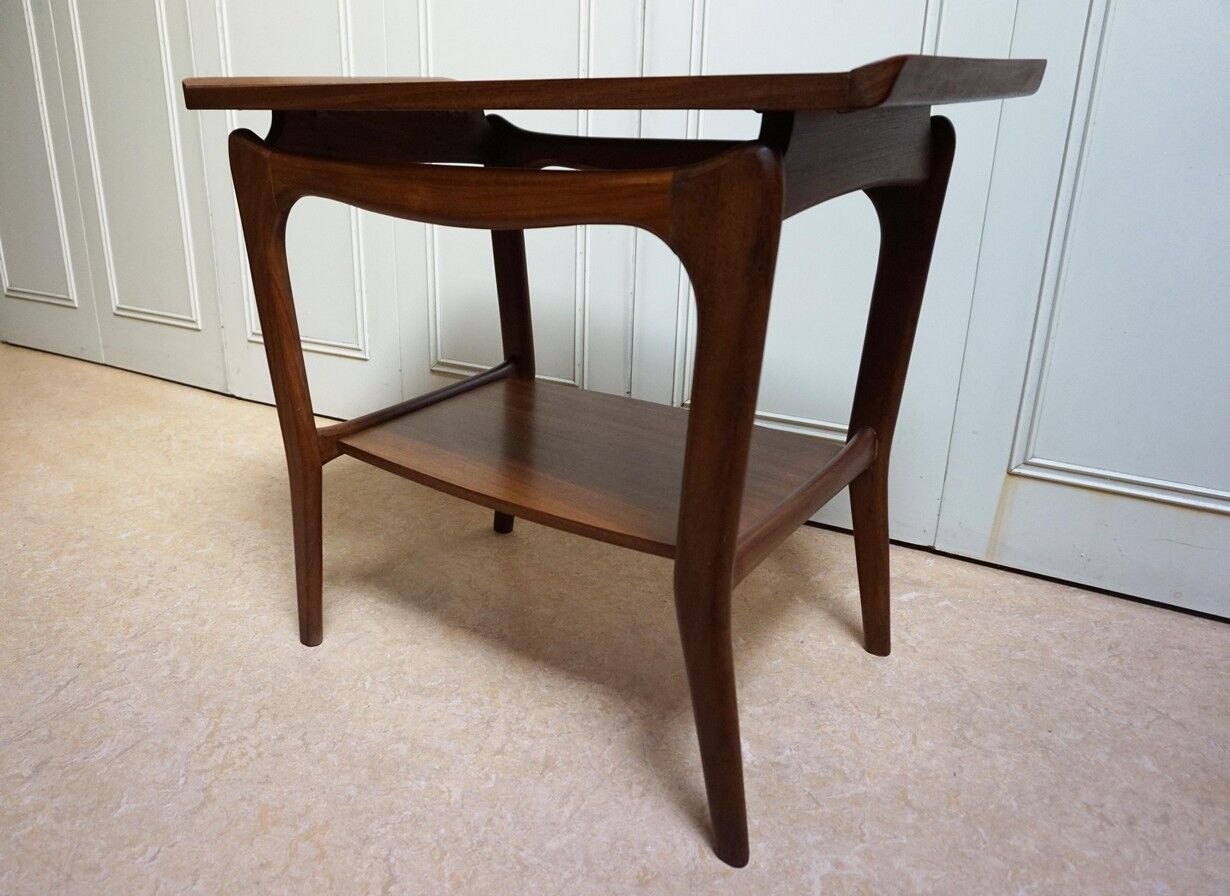 Table d’appoint par Louis Van Teeffelen pour Wébé