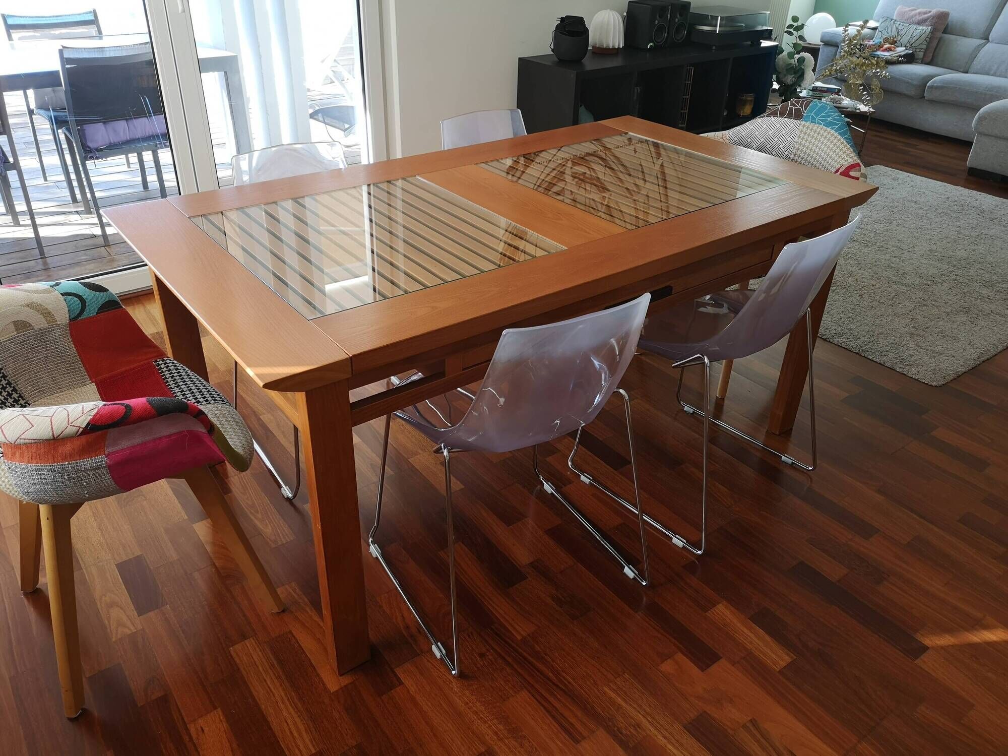 extendable dining table