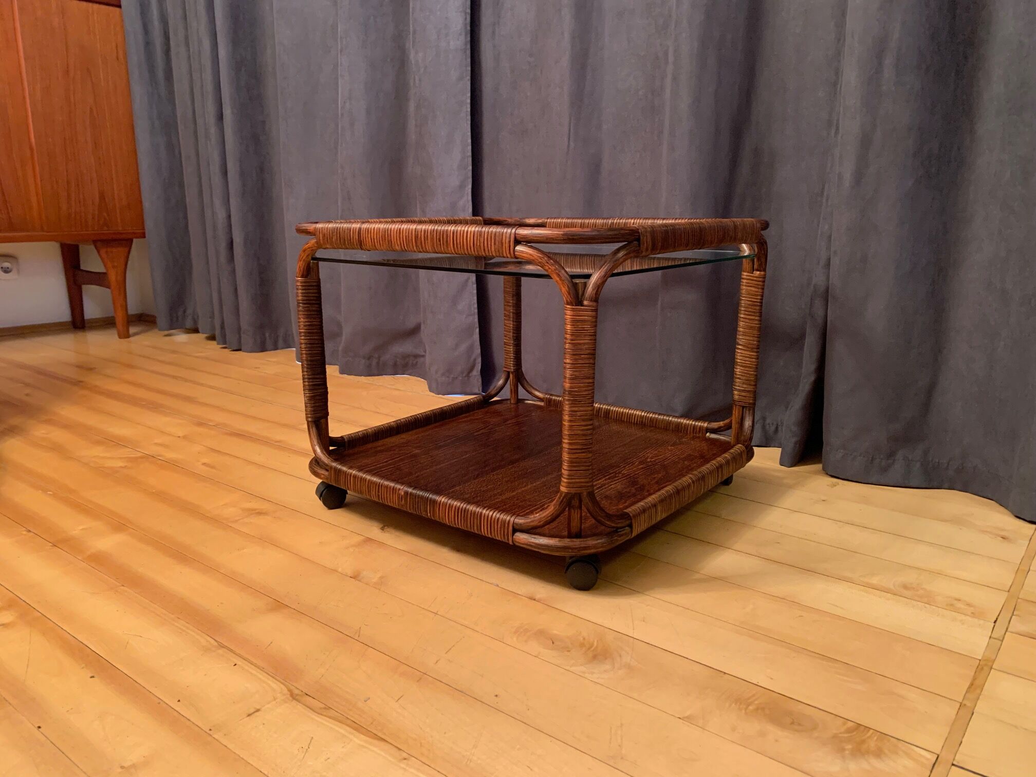 Mobile coffee table, Italy, 1970s