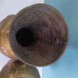 Jolie paire de vases asiatiques anciens en bronze