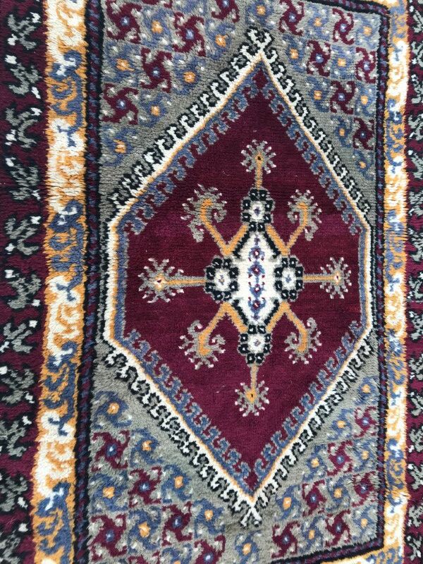 Vintage tunisian rug handmade 98 x 154 cm
