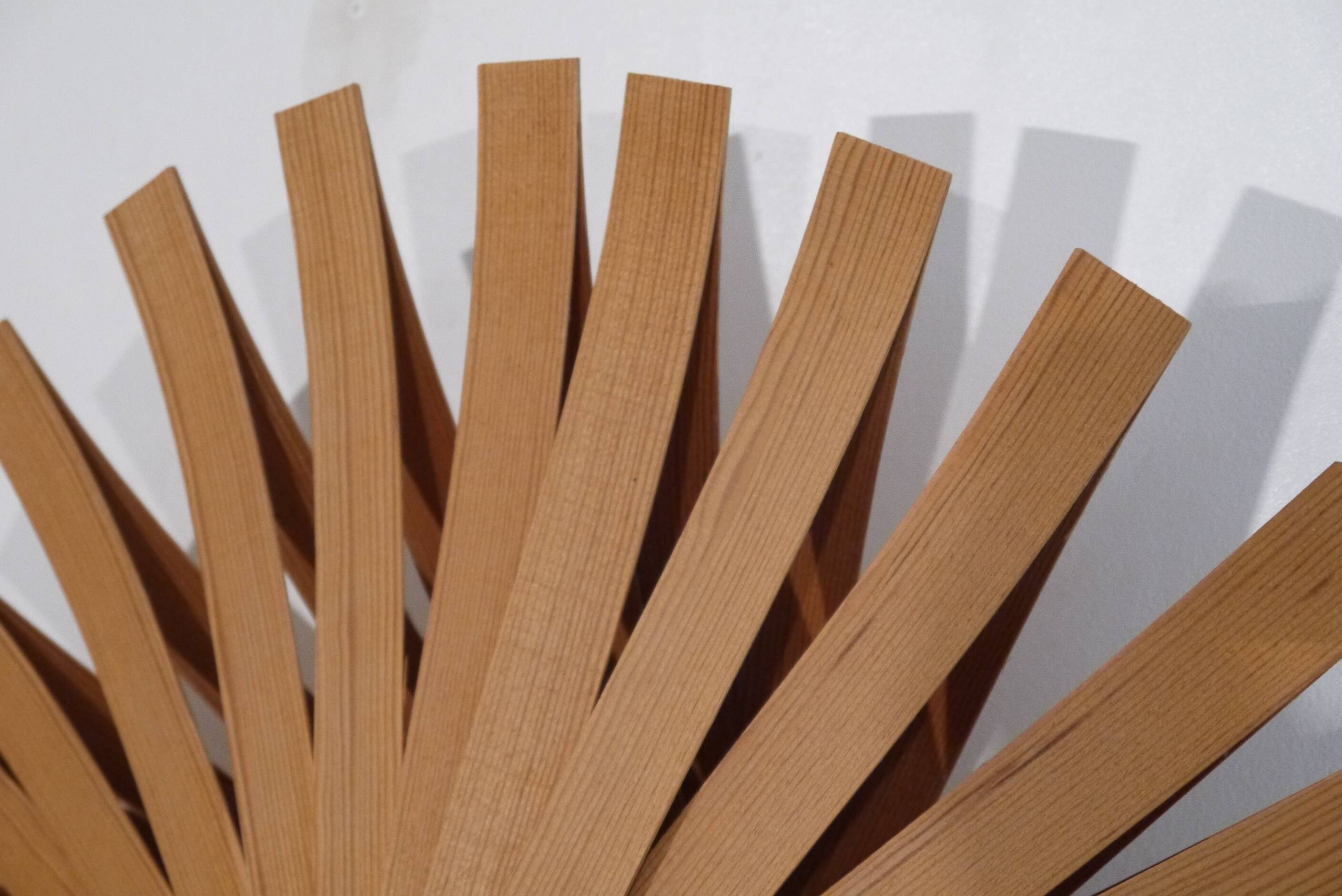 Applique soleil en bois 1960