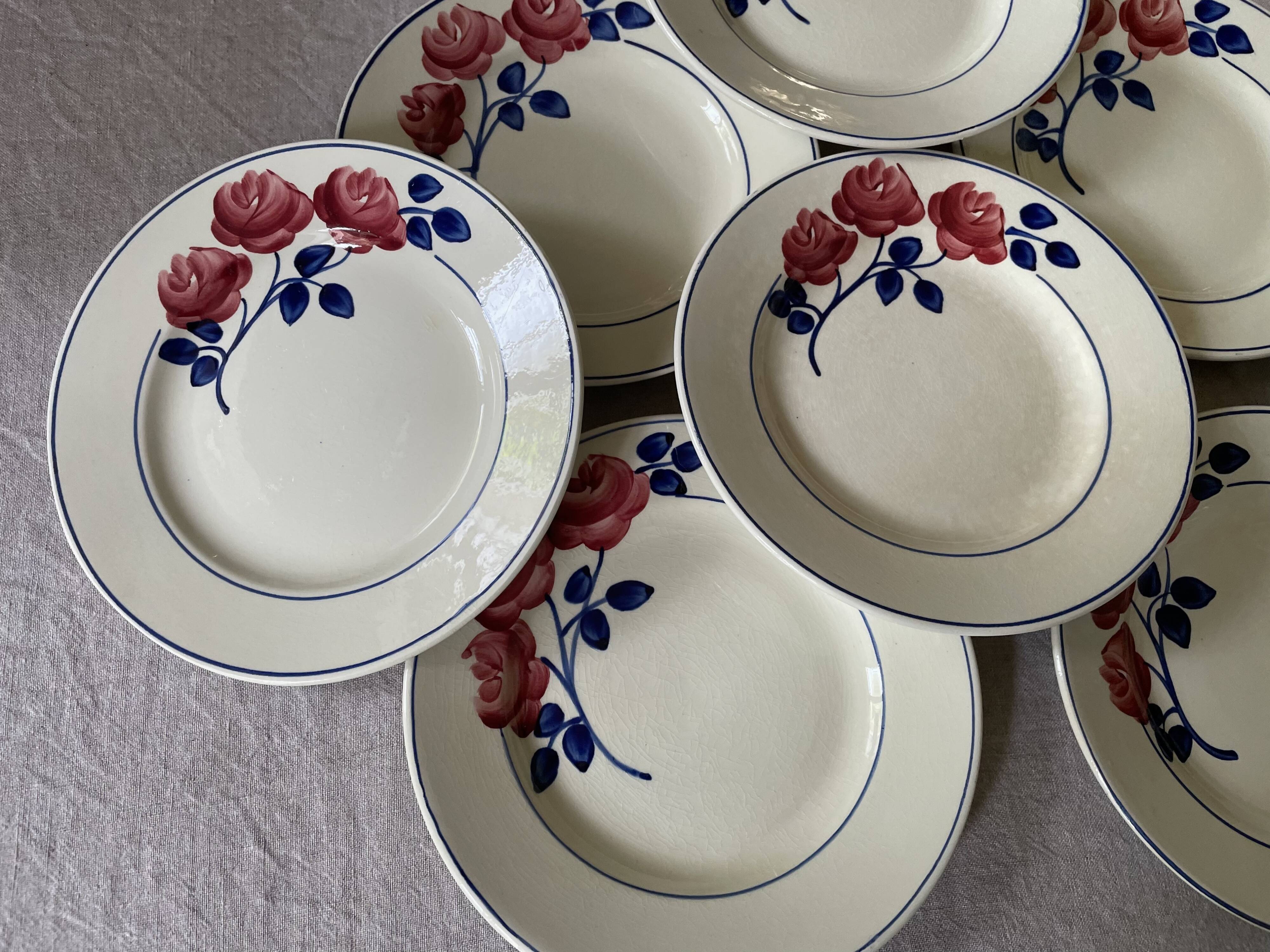 Dessert plates decorated with HBCM roses