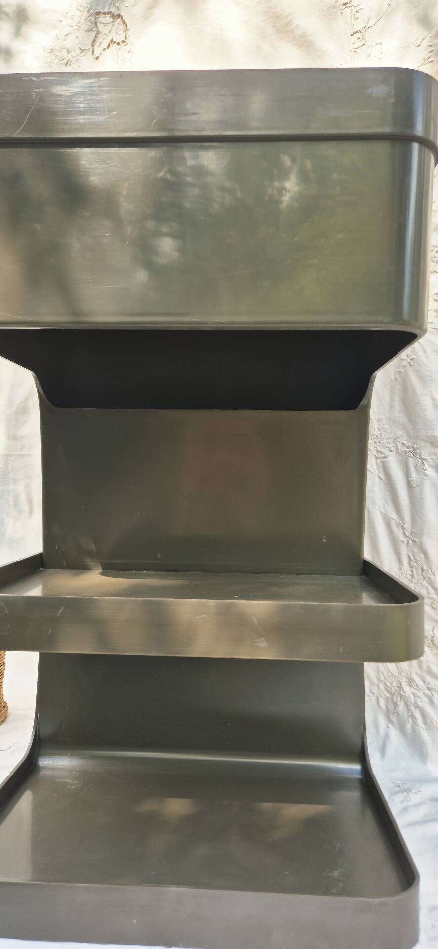 Dessert, brown plastic side table Flair by Prisunic, 1970.