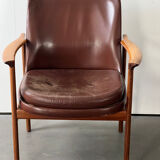 Fauteuil en cuir et bois de Ib Kofod Larsen